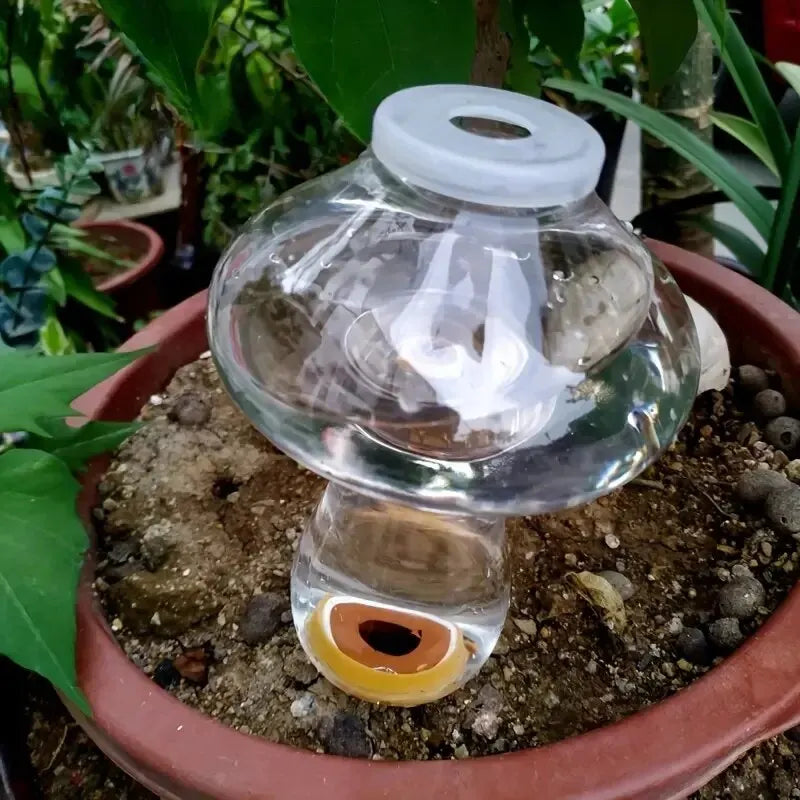 Watering Planter Insert Love ShapedAutomatic Plant Waterer Sprayer Water Drip Irrigation Flower Plant,Drip Water Seepage Device